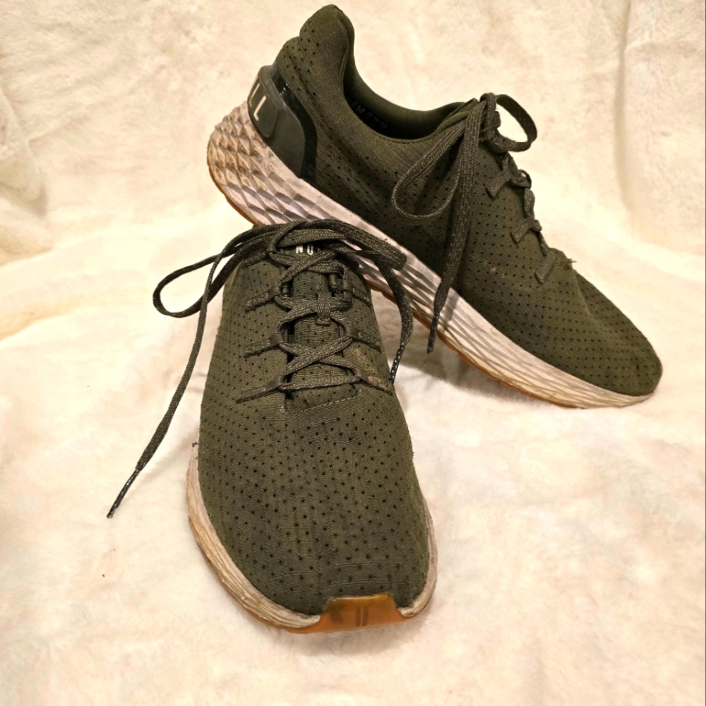 Nobull runners womens size 10 in army green, white, and gum